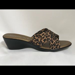 Damiani’s Made in Italy leopard print wedge,NWOT